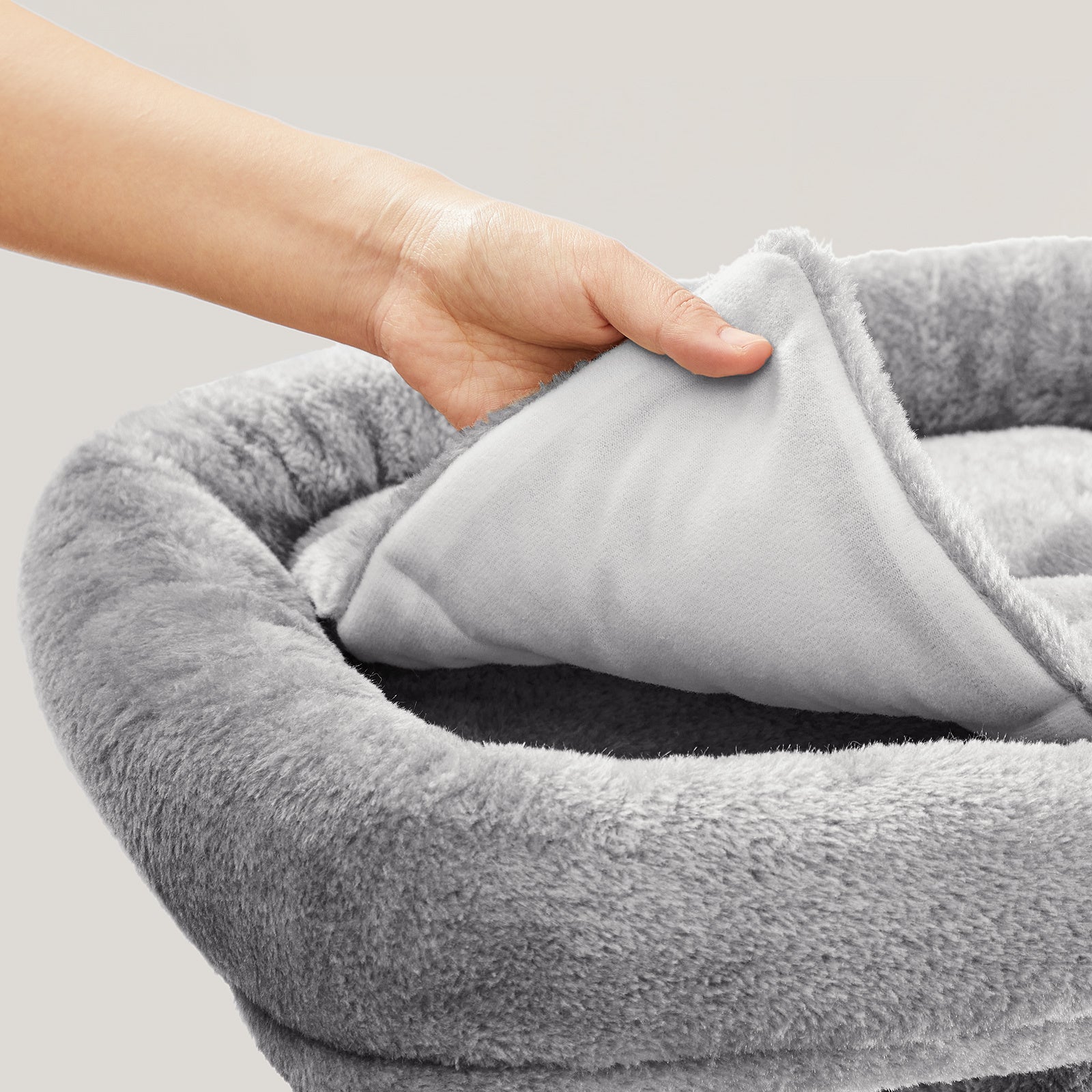 Kratzbaum Große Plattform mit 2 Höhlen und Sisalstämmen Stabil